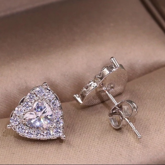 New! Silver CZ Heart Studs - Picture 3 of 8